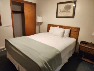 Montauk Lodge - 4