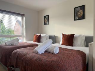 Near City - 3BR - 2 Bath - Sleeps 9 - Parking - Birmingham - 2