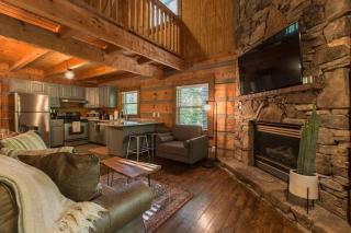 Southern Oak Cabin - Newly Remodeled - Close to all attractions - 9