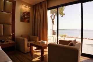 Palma Beach Resort & Spa - Umm Al Quwain - 9