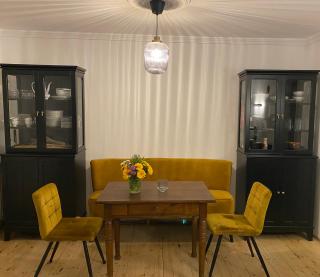 3 Bed Cottage - Sleeps 6 - Parking - Wifi - 3