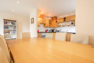 2 BR flat next to Train Station & Gated Parking - 5