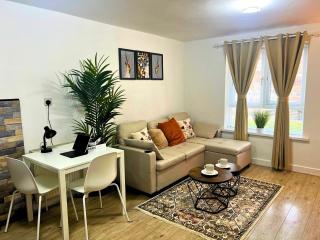 City Nearby - Parking - WiFi - Garden - Sleeps 4 - Birmingham - 8