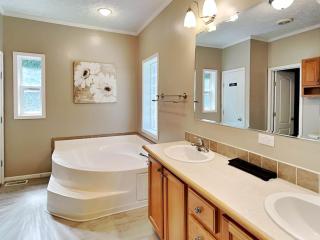 Hillside Hideaway - McHenry - 2