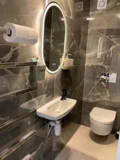 Studio4 Stylish Modern Studio with Luxe Amenities Near Olympia - Londra - 2