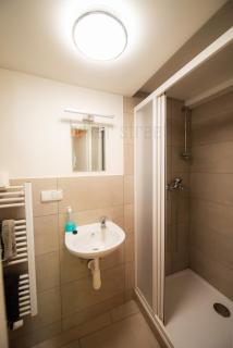 Storey apartment close to metro Palmovka - Praga - 6