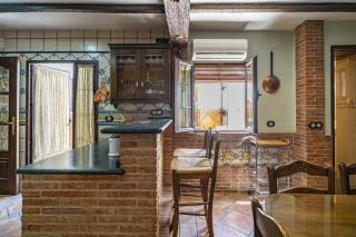 Casa con patio y terraza en Barrio histórico de la Villa, junto al Adarve - 1