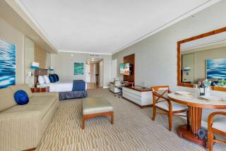 Ocean View Luxurious Studio Premium Amenities - Sunny Isles Beach - 2