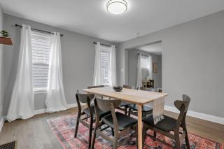 The Huron Charmer-4 BD and Yard - 7