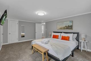 The Huron Charmer-4 BD and Yard - 5