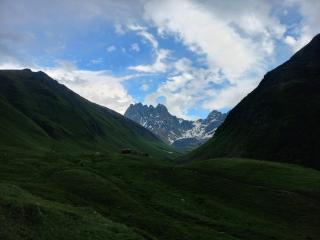 Cottage Hillside in Juta - Juta - 2