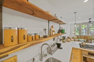 The Urban Oasis - 2 BR - Great Location - 7