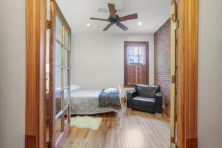 The Urban Oasis - 2 BR - Great Location - 6