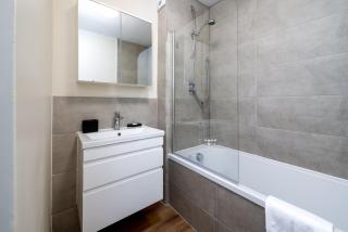 GuestReady - Spacious retreat at Grange Park - London - 3