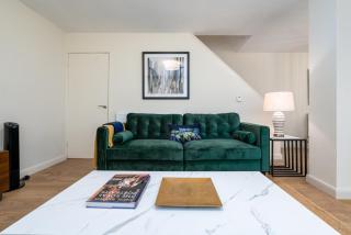 GuestReady - Spacious retreat at Grange Park - London - 8
