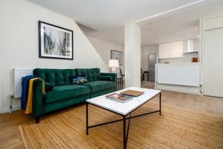 GuestReady - Spacious retreat at Grange Park - London - 7