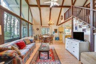 Hillside Hideaway Warm and Cozy Terrace Lakes Cabin - Crouch - 7