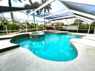 Wellington Pool House With Spa and Putting Green - Wellington - 0