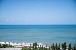 ROION Batumi Stylish 2BR Apartment A1603 with Pool - Batoemi - 6