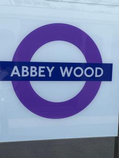 Abbey Wood Serviced Apartment 3BRH Free Wi-Fi Parking Tea and Coffee - Belvedere - 1