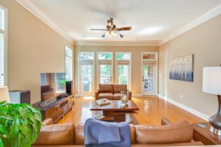 Spacious Lake Keowee Home Boat Slip and Pool Access - 7