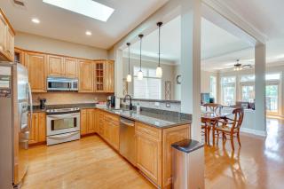 Spacious Lake Keowee Home Boat Slip and Pool Access - 3