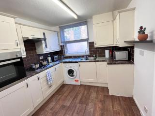 Abbey Wood Serviced Apartment 3BRH Free Wi-Fi Parking Tea and Coffee - Belvedere - 5