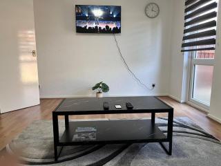 Abbey Wood Serviced Apartment 3BRH Free Wi-Fi Parking Tea and Coffee - Belvedere - 8