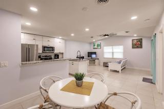 881 Venice - 5