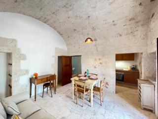 Lamia Terra - Castellana Grotte - 1