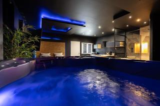 Le Pont des Amoureux Jacuzzi Wifi - 3