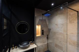 Le Pont des Amoureux Jacuzzi Wifi - 2