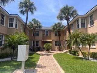 The Beach Retreat - Jacksonville Beach - 0