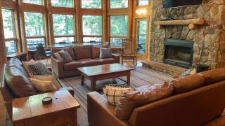 Grand Chestnut Lodge - 7