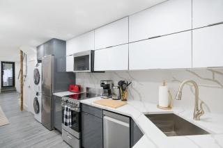 317-1D New 2BR Duplex WD Private Backyard - 8