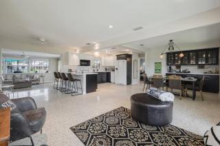 Welcome To Sanctuary & Flair - Casa de Photograph - North Fort Myers - 8