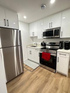 Stylish & Modern 2 Bedroom Suite - Regina - 1