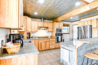 Sweetwater Lake House with Covered Patio! - 9