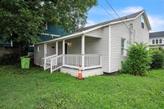 Sleek 4BR Home in Raleigh – Fully Renovated home - Raleigh - 4
