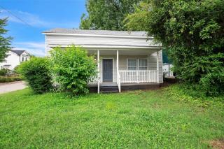 Sleek 4BR Home in Raleigh – Fully Renovated home - Raleigh - 9