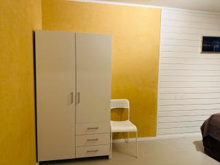 Nordlys, 2 private rooms in a shared apartment with Stunning Tromso Views - 2