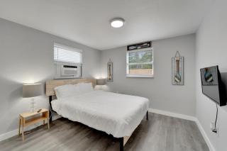 8818 Rocky Creek Drive, Unit B - Tampa - 3