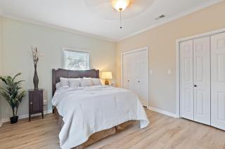 NEWLY REMODELED BEACHFRONT PRIVATE BEACH ACCESS - 8