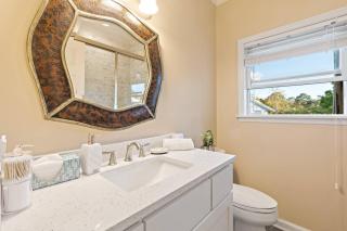 NEWLY REMODELED BEACHFRONT PRIVATE BEACH ACCESS - Tybee Island - 4