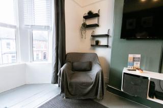 Central Apt Sleeps 6, Parking, Smart TV, Garden, Contact For Discounted Prices - 3