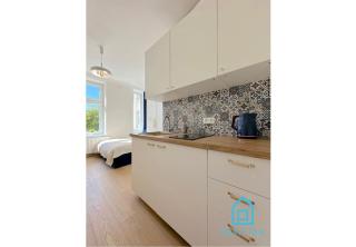 Seredino Navy Apartment- Modern Comfort in a Quiet Location, 5 Minutes to Gdańsk Old Town & Seaside - Gdansk - 1