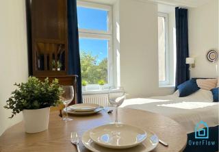 Seredino Navy Apartment- Modern Comfort in a Quiet Location, 5 Minutes to Gdańsk Old Town & Seaside - Gdansk - 8