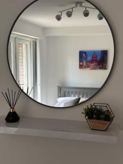 Modern 1-Bed Apartment - 8