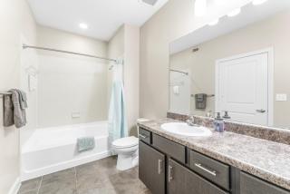 Prime SoCo King Bed 1BR & 2BR Suites w Gym, Pickleball, Laundry - Austin - 4