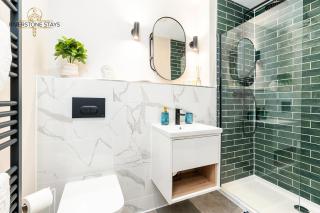 King Size Bed, City Centre, Long Stay Offers, Fast Wifi, Fully Equipped Kitchen, Dedicated Work Place - 2